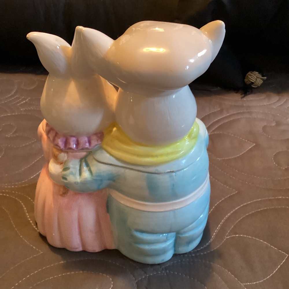 Vintage Chef Rabbit and Mrs. Chef Rabbit small cookie jar - Picture 5 of 7